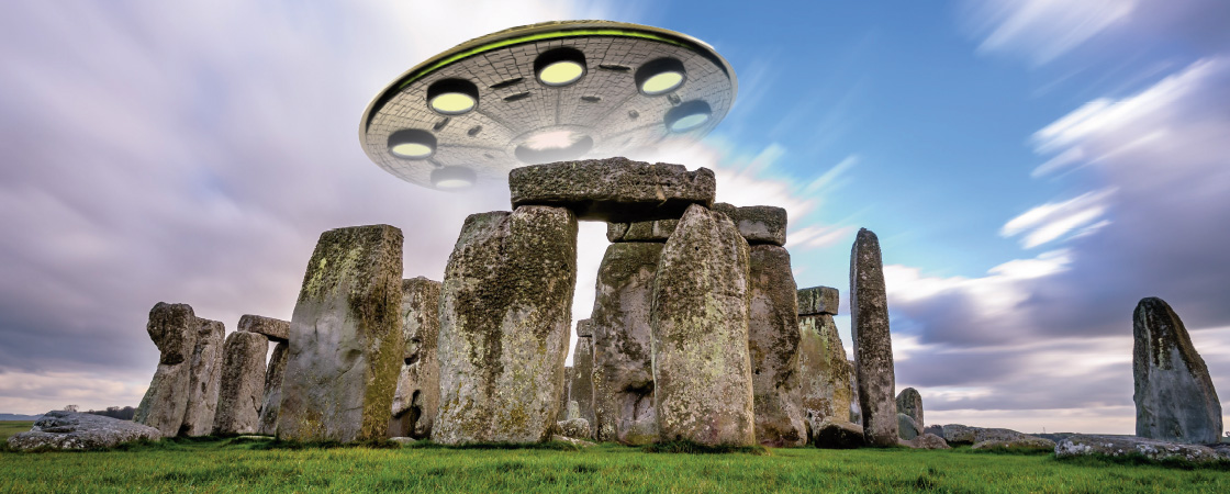 Image of a UFO over Stonehenge
